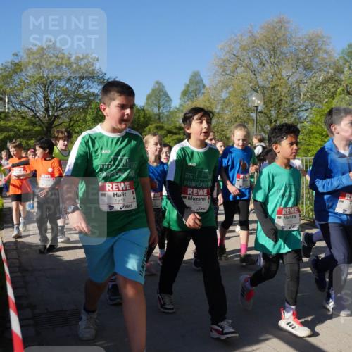 25.04.2025 - Das Zehntel Zöllner http://msf.ph/oto/7755317 26.04.2025 08:47:19 Laufen 1648, 711, 1653, 1592 meine-sportfotos.de