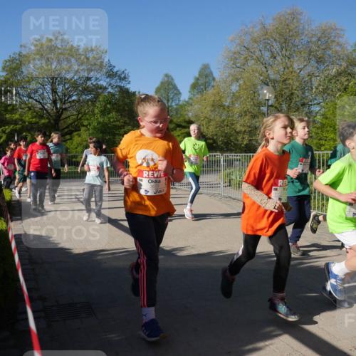25.04.2025 - Das Zehntel Zöllner http://msf.ph/oto/7755420 26.04.2025 08:47:29 Laufen 3670, 370 meine-sportfotos.de