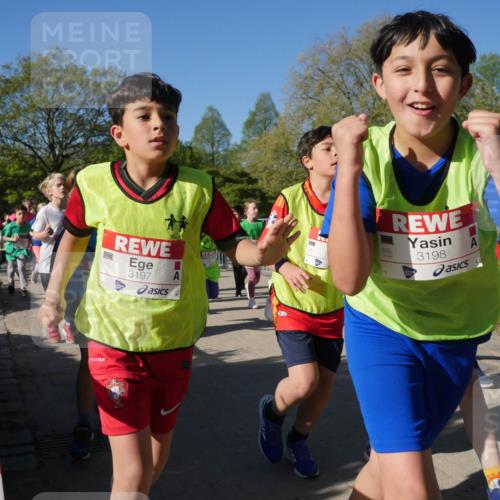 25.04.2025 - Das Zehntel Zöllner http://msf.ph/oto/7755634 26.04.2025 08:47:51 Laufen 3197, 3198, 3198 meine-sportfotos.de