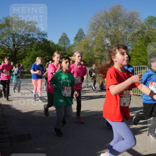 25.04.2025 - Das Zehntel Zöllner http://msf.ph/oto/7755656 26.04.2025 08:47:53 Laufen 1354, 1667, 1970 meine-sportfotos.de