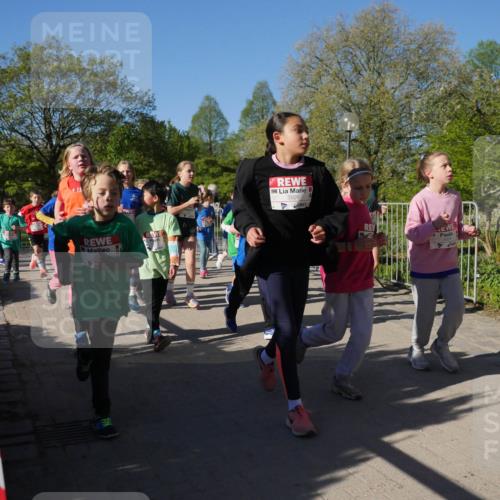 25.04.2025 - Das Zehntel Zöllner http://msf.ph/oto/7755698 26.04.2025 08:47:57 Laufen 3926 meine-sportfotos.de