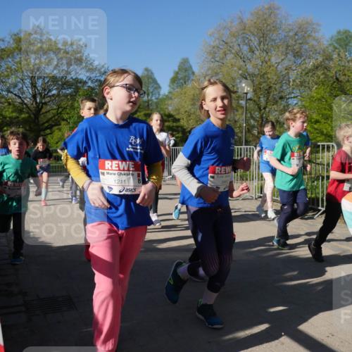 25.04.2025 - Das Zehntel Zöllner http://msf.ph/oto/7755720 26.04.2025 08:47:59 Laufen 1211, 3960 meine-sportfotos.de