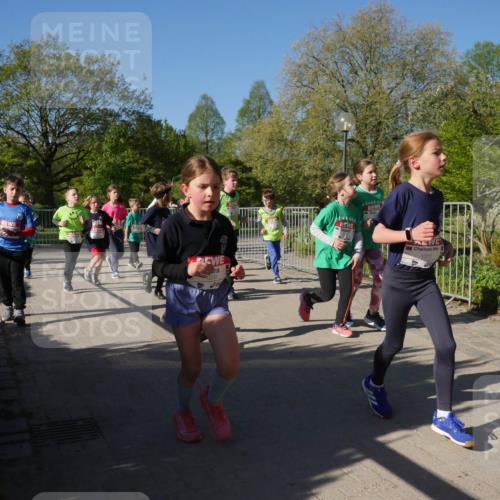 25.04.2025 - Das Zehntel Zöllner http://msf.ph/oto/7755742 26.04.2025 08:48:01 Laufen 1020, 444444, 1017 meine-sportfotos.de