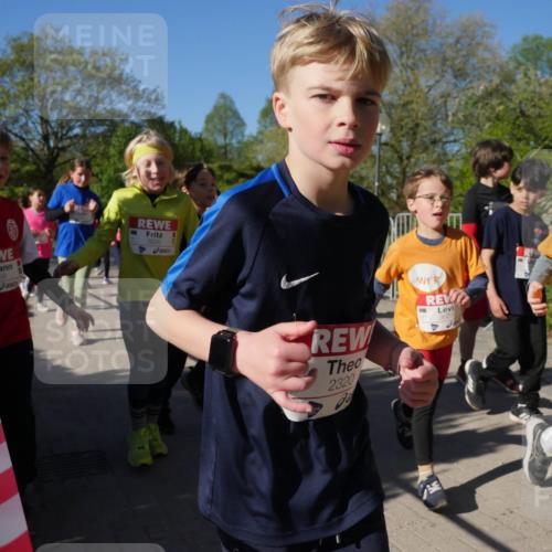 25.04.2025 - Das Zehntel Zöllner http://msf.ph/oto/7755911 26.04.2025 08:48:17 Laufen 3859, 3830, 2320, 3653, 3629 meine-sportfotos.de