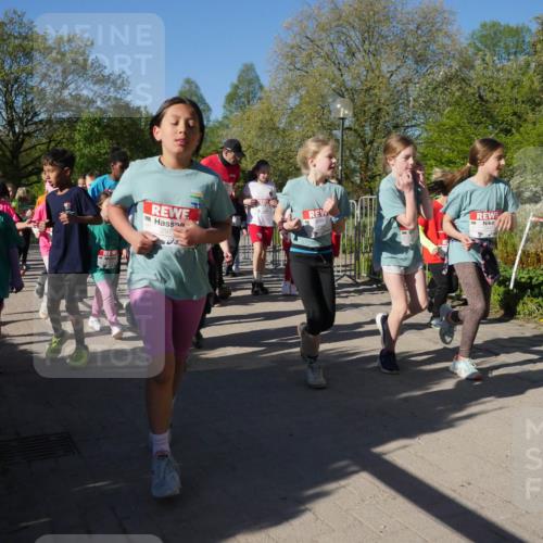 25.04.2025 - Das Zehntel Zöllner http://msf.ph/oto/7756258 26.04.2025 08:48:49 Laufen 297 meine-sportfotos.de