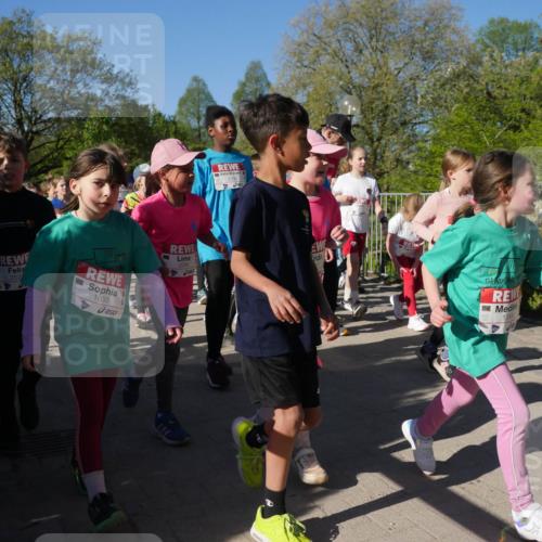 25.04.2025 - Das Zehntel Zöllner http://msf.ph/oto/7756279 26.04.2025 08:48:51 Laufen 252, 1635, 1584 meine-sportfotos.de