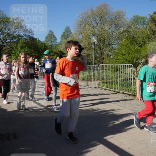 25.04.2025 - Das Zehntel Zöllner http://msf.ph/oto/7756497 26.04.2025 08:49:10 Laufen 159 meine-sportfotos.de