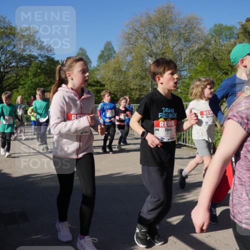 25.04.2025 - Das Zehntel Zöllner http://msf.ph/oto/7756523 26.04.2025 08:49:12 Laufen 2126, 2701, 1 meine-sportfotos.de