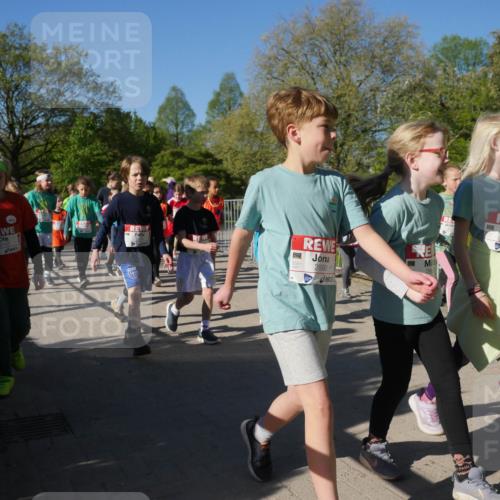 25.04.2025 - Das Zehntel Zöllner http://msf.ph/oto/7756576 26.04.2025 08:49:17 Laufen 3702, 2893, 2879 meine-sportfotos.de
