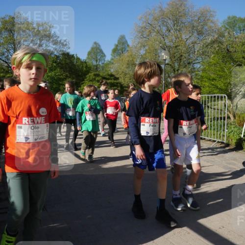 25.04.2025 - Das Zehntel Zöllner http://msf.ph/oto/7756589 26.04.2025 08:49:19 Laufen 3702, 2574, 2551 meine-sportfotos.de