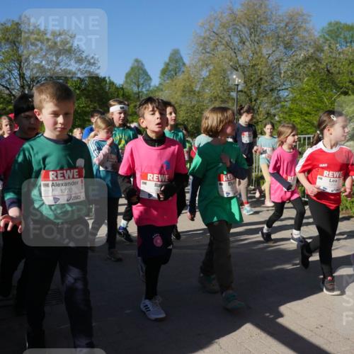 25.04.2025 - Das Zehntel Zöllner http://msf.ph/oto/7756610 26.04.2025 08:49:20 Laufen 1270, 332, 1906 meine-sportfotos.de