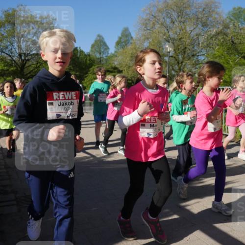25.04.2025 - Das Zehntel Zöllner http://msf.ph/oto/7756730 26.04.2025 08:49:31 Laufen 1008, 330 meine-sportfotos.de