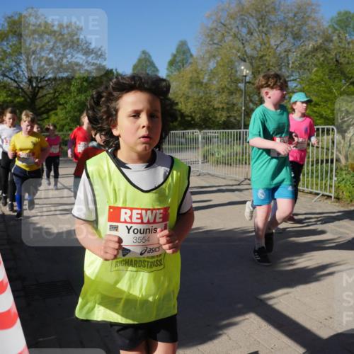 25.04.2025 - Das Zehntel Zöllner http://msf.ph/oto/7756752 26.04.2025 08:49:33 Laufen 3554 meine-sportfotos.de