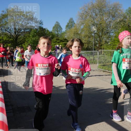 25.04.2025 - Das Zehntel Zöllner http://msf.ph/oto/7756787 26.04.2025 08:49:36 Laufen 3303, 3256, 1388, 1372 meine-sportfotos.de