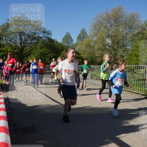 25.04.2025 - Das Zehntel Zöllner http://msf.ph/oto/7756804 26.04.2025 08:49:37 Laufen 2154 meine-sportfotos.de