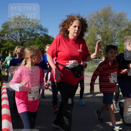 25.04.2025 - Das Zehntel Zöllner http://msf.ph/oto/7756864 26.04.2025 08:49:43 Laufen 3272, 254, 2572 meine-sportfotos.de