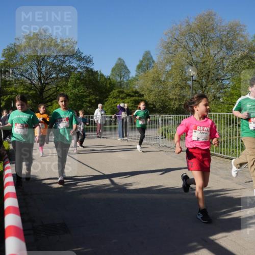 25.04.2025 - Das Zehntel Zöllner http://msf.ph/oto/7756898 26.04.2025 08:49:46 Laufen 3273 meine-sportfotos.de