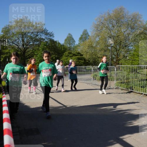 25.04.2025 - Das Zehntel Zöllner http://msf.ph/oto/7756905 26.04.2025 08:49:47 Laufen 1415 meine-sportfotos.de