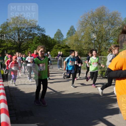 25.04.2025 - Das Zehntel Zöllner http://msf.ph/oto/7756941 26.04.2025 08:49:51 Laufen 3791 meine-sportfotos.de