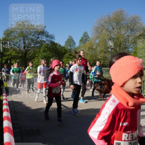 25.04.2025 - Das Zehntel Zöllner http://msf.ph/oto/7756965 26.04.2025 08:49:53 Laufen  meine-sportfotos.de