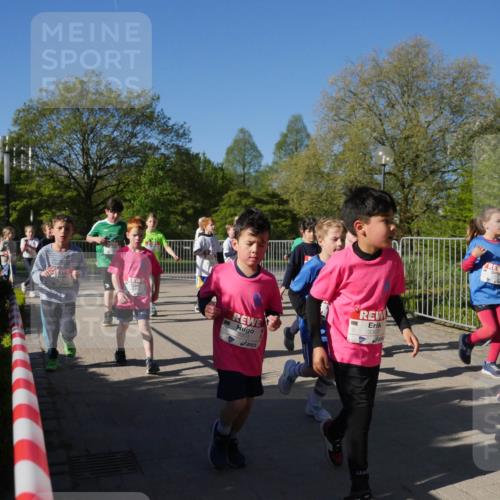25.04.2025 - Das Zehntel Zöllner http://msf.ph/oto/7757005 26.04.2025 08:49:57 Laufen 3301, 3307, 1380 meine-sportfotos.de