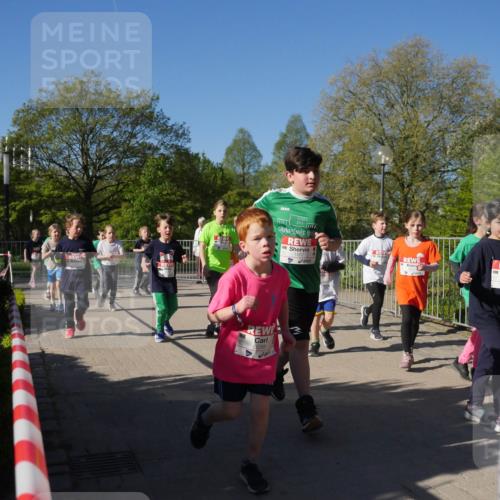 25.04.2025 - Das Zehntel Zöllner http://msf.ph/oto/7757029 26.04.2025 08:49:58 Laufen 3288 meine-sportfotos.de