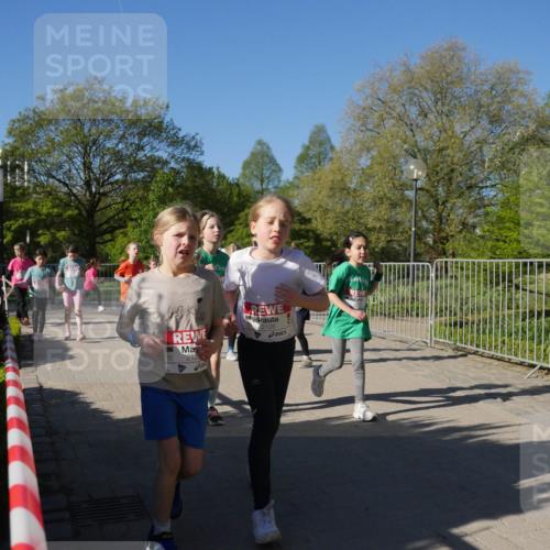25.04.2025 - Das Zehntel Zöllner http://msf.ph/oto/7757070 26.04.2025 08:50:02 Laufen 213, 2128 meine-sportfotos.de