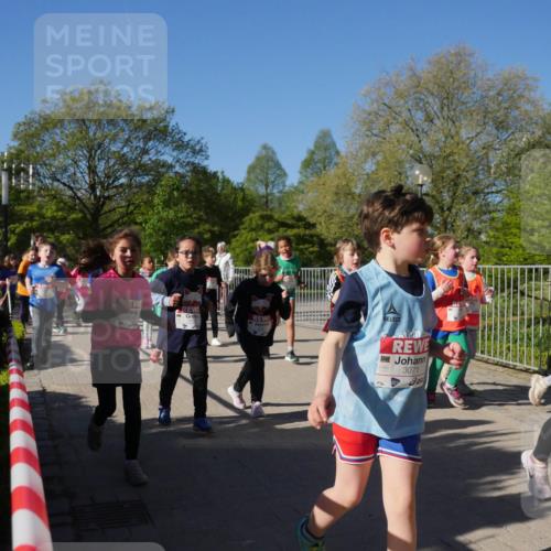 25.04.2025 - Das Zehntel Zöllner http://msf.ph/oto/7757222 26.04.2025 08:50:16 Laufen 3071 meine-sportfotos.de