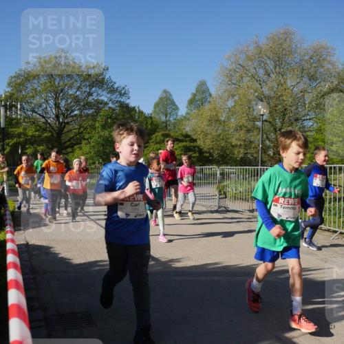 25.04.2025 - Das Zehntel Zöllner http://msf.ph/oto/7757247 26.04.2025 08:50:18 Laufen 1959, 1351 meine-sportfotos.de