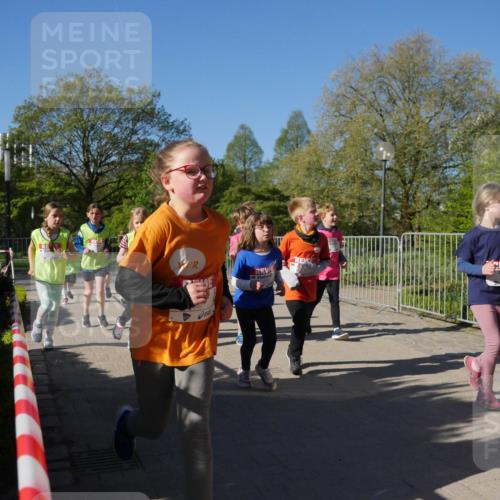 25.04.2025 - Das Zehntel Zöllner http://msf.ph/oto/7757277 26.04.2025 08:50:21 Laufen 5077 meine-sportfotos.de