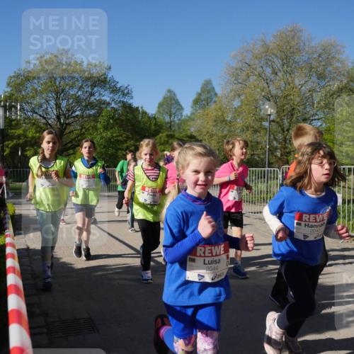 25.04.2025 - Das Zehntel Zöllner http://msf.ph/oto/7757286 26.04.2025 08:50:22 Laufen 2044, 2043 meine-sportfotos.de