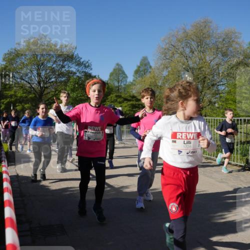 25.04.2025 - Das Zehntel Zöllner http://msf.ph/oto/7757366 26.04.2025 08:50:29 Laufen 3352, 1728 meine-sportfotos.de