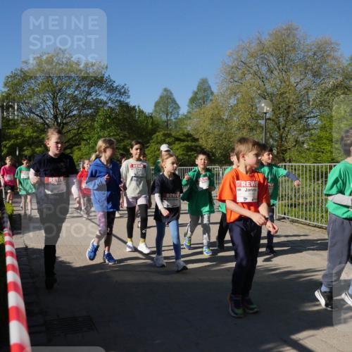 25.04.2025 - Das Zehntel Zöllner http://msf.ph/oto/7757403 26.04.2025 08:50:33 Laufen  meine-sportfotos.de
