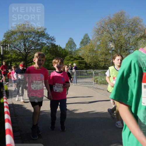 25.04.2025 - Das Zehntel Zöllner http://msf.ph/oto/7757479 26.04.2025 08:50:39 Laufen 3264, 3279, 1404 meine-sportfotos.de