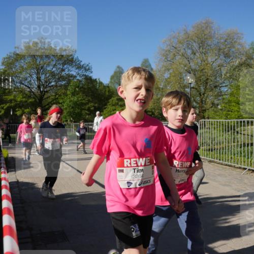 25.04.2025 - Das Zehntel Zöllner http://msf.ph/oto/7757488 26.04.2025 08:50:40 Laufen 3264, 3279 meine-sportfotos.de