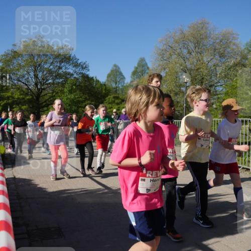 25.04.2025 - Das Zehntel Zöllner http://msf.ph/oto/7757531 26.04.2025 08:50:45 Laufen 3275 meine-sportfotos.de