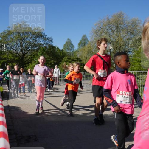25.04.2025 - Das Zehntel Zöllner http://msf.ph/oto/7757536 26.04.2025 08:50:45 Laufen 3284 meine-sportfotos.de