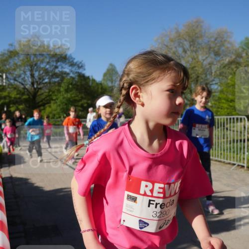 25.04.2025 - Das Zehntel Zöllner http://msf.ph/oto/7757595 26.04.2025 08:50:51 Laufen 3290, 3290 meine-sportfotos.de