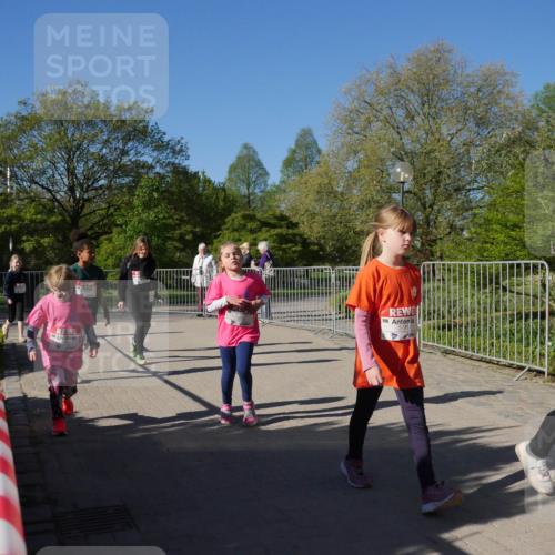25.04.2025 - Das Zehntel Zöllner http://msf.ph/oto/7757623 26.04.2025 08:50:54 Laufen 3716, 3758 meine-sportfotos.de