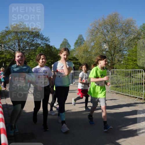 25.04.2025 - Das Zehntel Zöllner http://msf.ph/oto/7757703 26.04.2025 08:51:03 Laufen 2937, 2661, 3017 meine-sportfotos.de