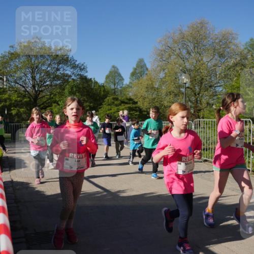 25.04.2025 - Das Zehntel Zöllner http://msf.ph/oto/7757773 26.04.2025 08:51:10 Laufen 3274, 3318 meine-sportfotos.de