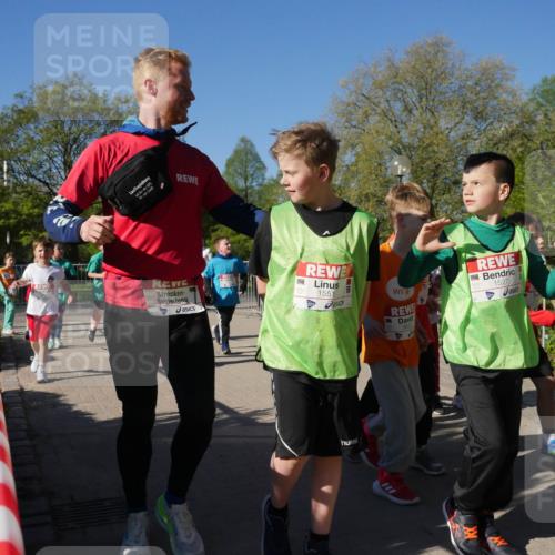 25.04.2025 - Das Zehntel Zöllner http://msf.ph/oto/7757850 26.04.2025 08:51:17 Laufen 1551, 1527 meine-sportfotos.de