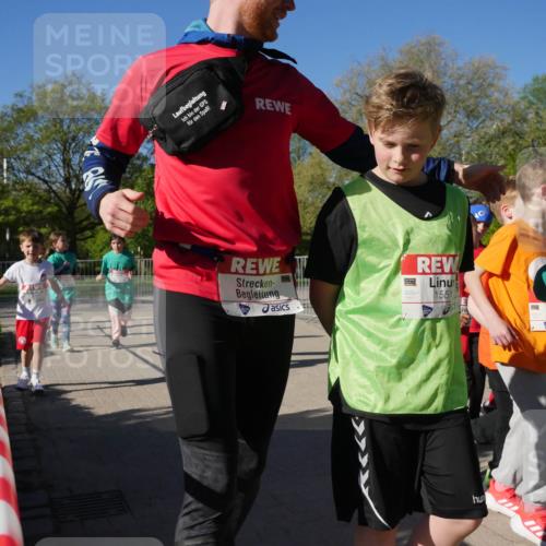25.04.2025 - Das Zehntel Zöllner http://msf.ph/oto/7757855 26.04.2025 08:51:17 Laufen 1551, 4, 363 meine-sportfotos.de