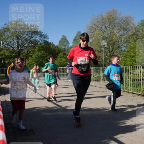 25.04.2025 - Das Zehntel Zöllner http://msf.ph/oto/7757865 26.04.2025 08:51:19 Laufen 1681 meine-sportfotos.de