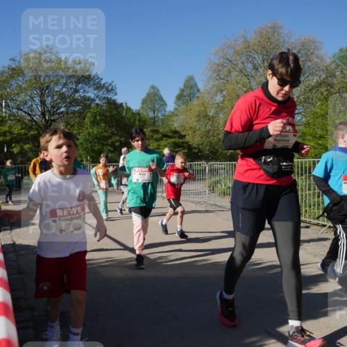 25.04.2025 - Das Zehntel Zöllner http://msf.ph/oto/7757869 26.04.2025 08:51:19 Laufen 1681 meine-sportfotos.de