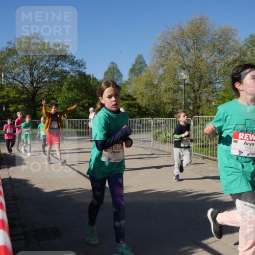 25.04.2025 - Das Zehntel Zöllner http://msf.ph/oto/7757885 26.04.2025 08:51:21 Laufen 1600, 1593 meine-sportfotos.de
