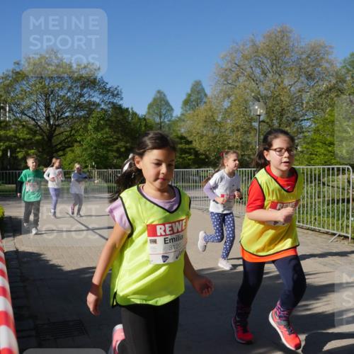 25.04.2025 - Das Zehntel Zöllner http://msf.ph/oto/7758014 26.04.2025 08:51:36 Laufen 3120 meine-sportfotos.de