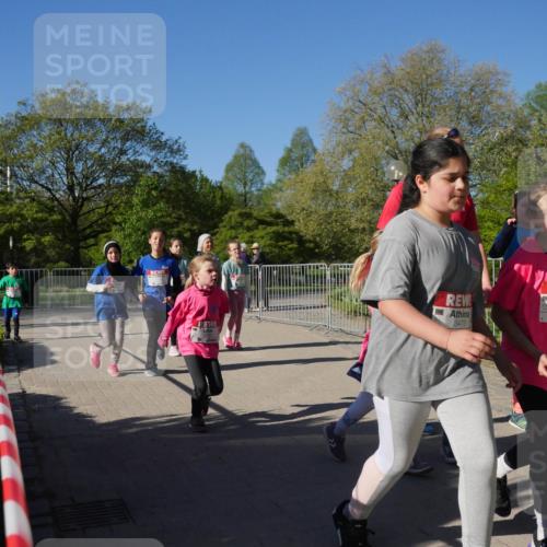 25.04.2025 - Das Zehntel Zöllner http://msf.ph/oto/7758110 26.04.2025 08:51:50 Laufen 3473, 3454 meine-sportfotos.de