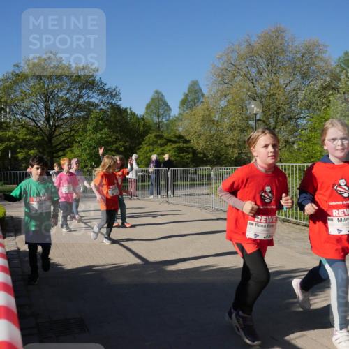 25.04.2025 - Das Zehntel Zöllner http://msf.ph/oto/7758168 26.04.2025 08:51:56 Laufen 13, 3886, 3890 meine-sportfotos.de