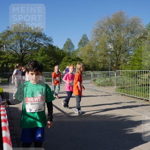 25.04.2025 - Das Zehntel Zöllner http://msf.ph/oto/7758182 26.04.2025 08:51:58 Laufen 2229 meine-sportfotos.de